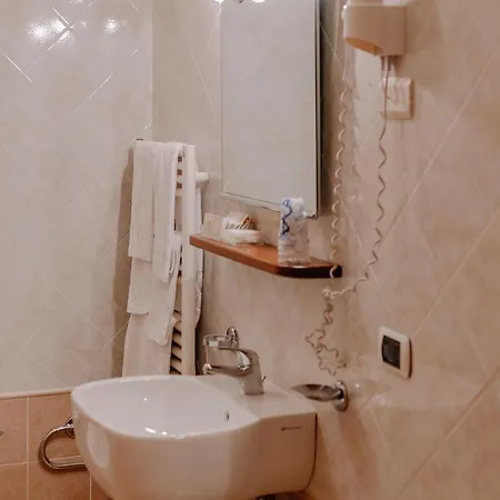 Otel San Raffaele Restaurant & 3*